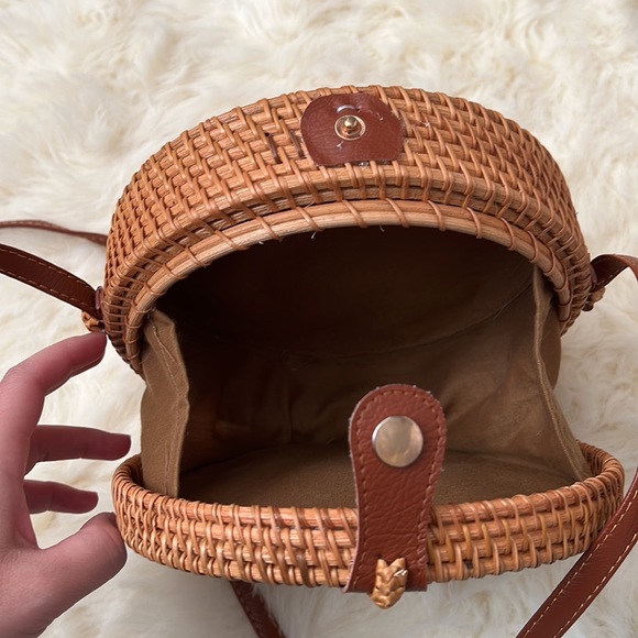 Mavis Round Rattan - Picture 4 of 4